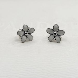 🌸 Authentic Pandora ⭐️ RETIRED⭐️ DAISY STUD EARRINGS